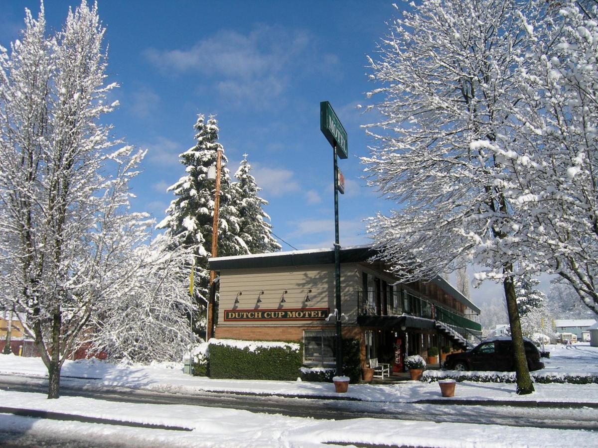 Dutch Cup Motel Sultan Exterior photo